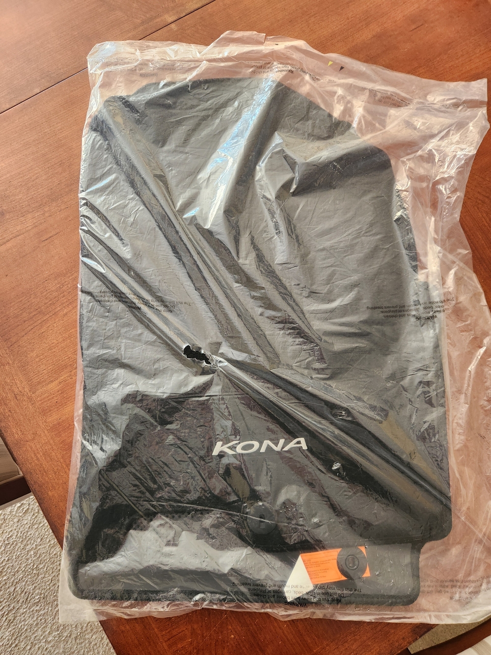 New Hyundai Kona Floor Mats Set Of 4 Part # J9F14 AC001
